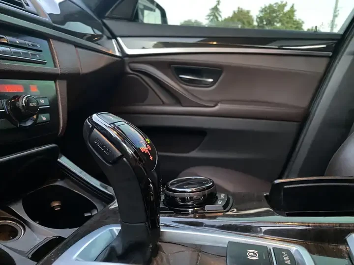 BMW 535 * 4dr Sdn 535i xDrive AWD * CARFAX * ЦЕНА ДО БГ, снимка 9 - Автомобили и джипове - 54918983