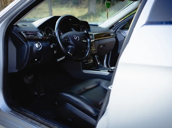 Mercedes-Benz E 200 W212, снимка 8 - Автомобили и джипове - 55566687