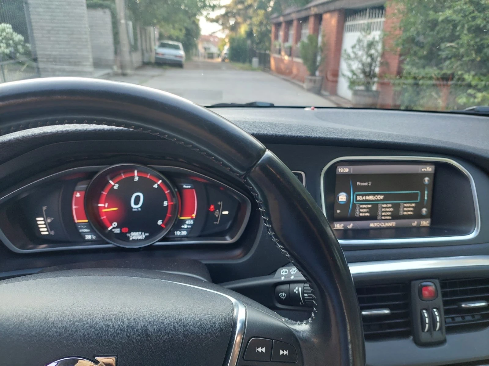 Volvo V40 D3 Momentum - изображение 7