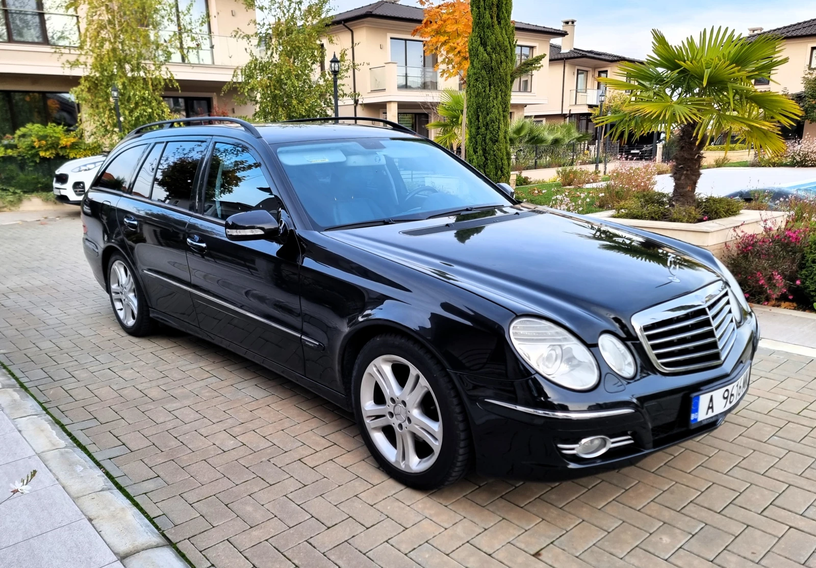 Mercedes-Benz E 280 CDi EVO AVANTGARDE, снимка 4 - Автомобили и джипове - 54567786