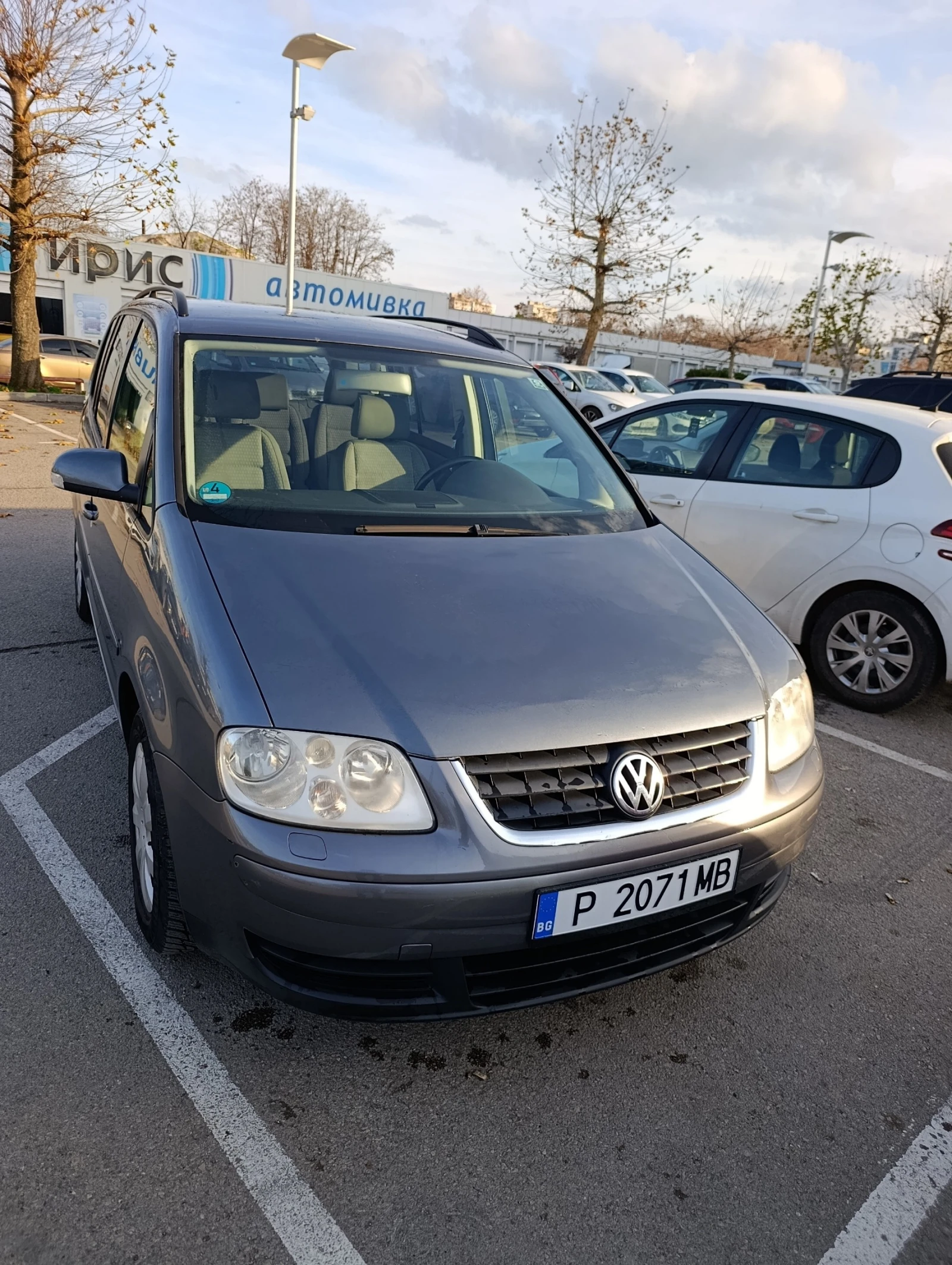 VW Touran 1.6i .6+ 1 .6 | Mobile.bg   1