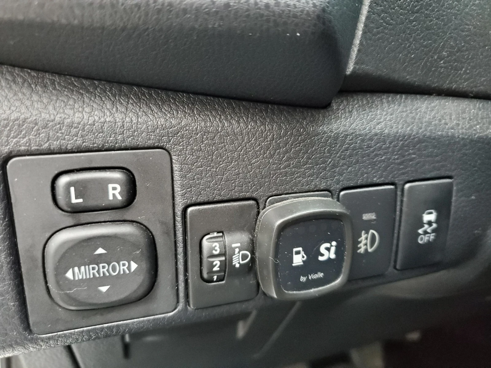 Toyota Corolla 1.33 vvt-i  - изображение 8