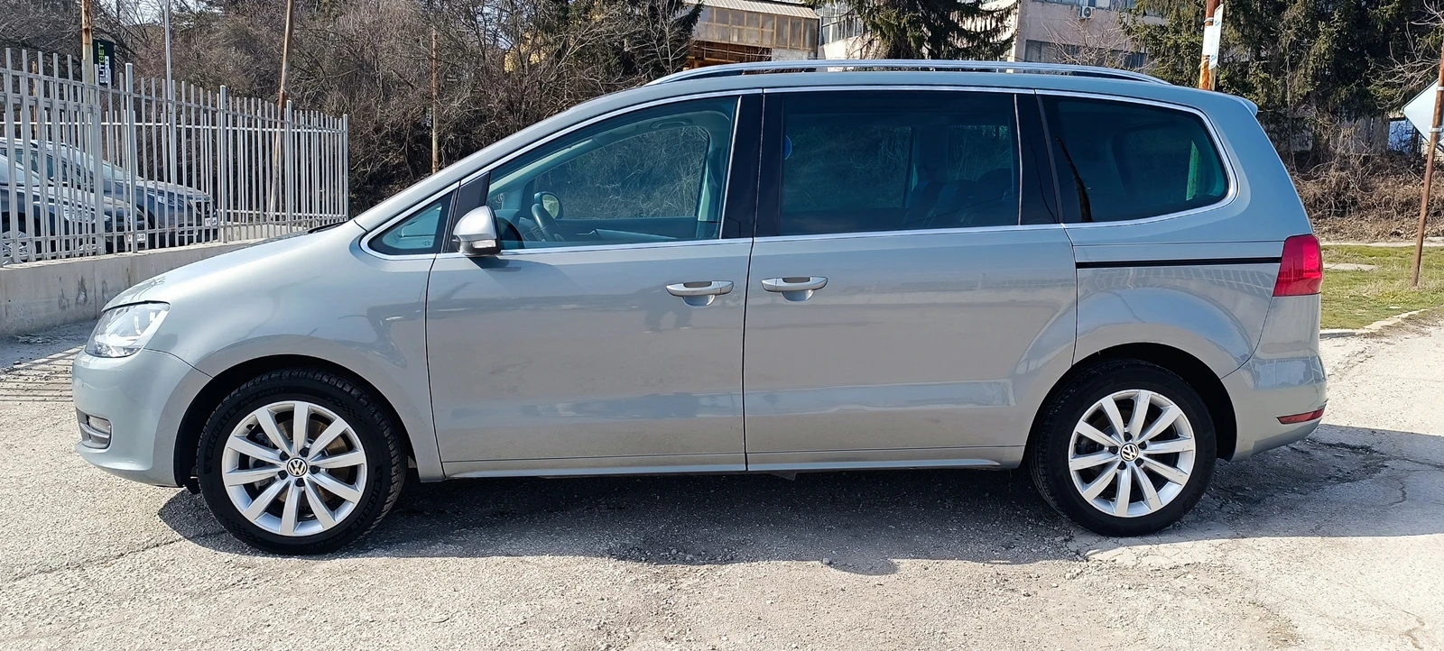 VW Sharan 2.0TDI 7 места, снимка 2 - Автомобили и джипове - 53810614