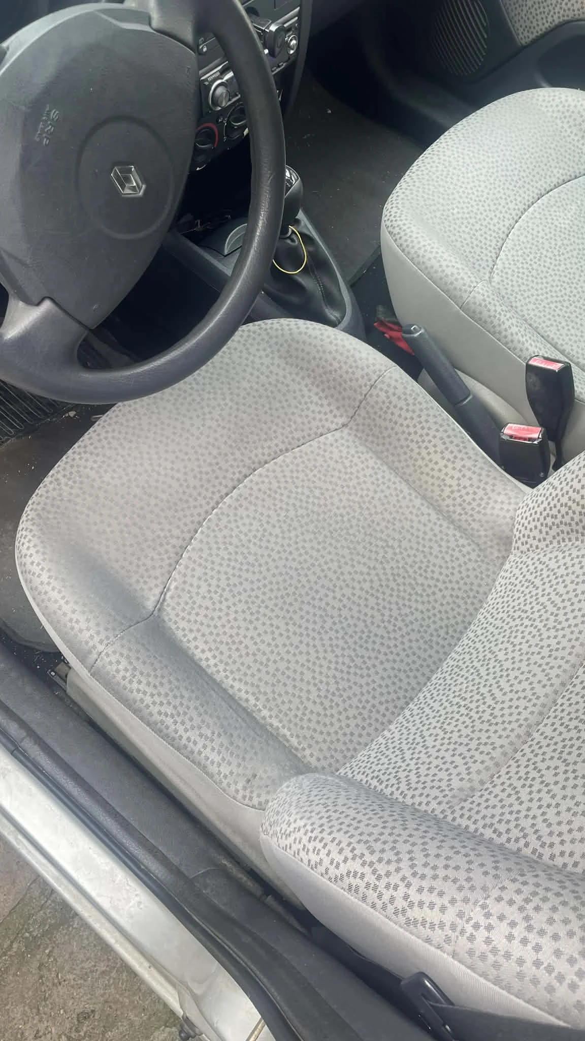 Renault Clio, снимка 4 - Автомобили и джипове - 54030420