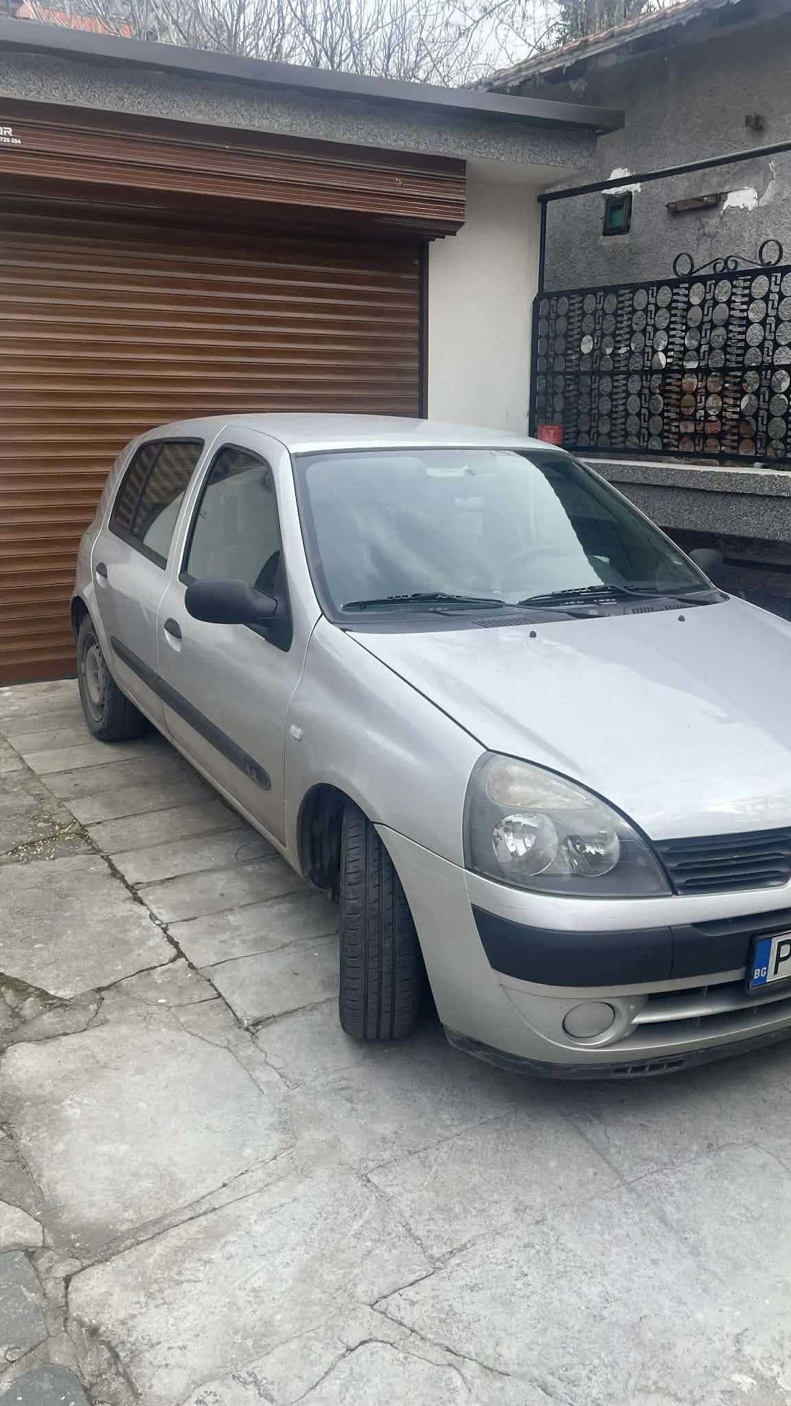 Renault Clio, снимка 2 - Автомобили и джипове - 54030420