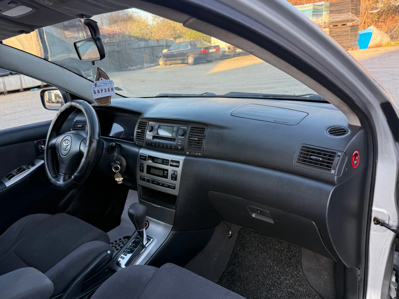 Toyota Corolla 1.6I AUTOMATIC, снимка 10 - Автомобили и джипове - 54127605