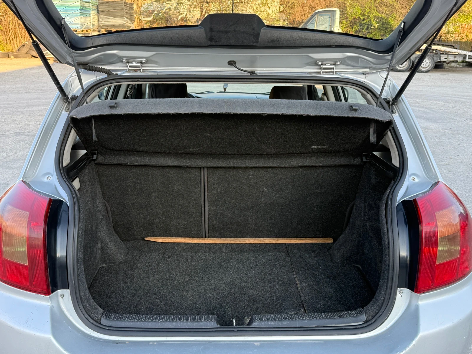 Toyota Corolla 1.6I AUTOMATIC, снимка 14 - Автомобили и джипове - 54127605