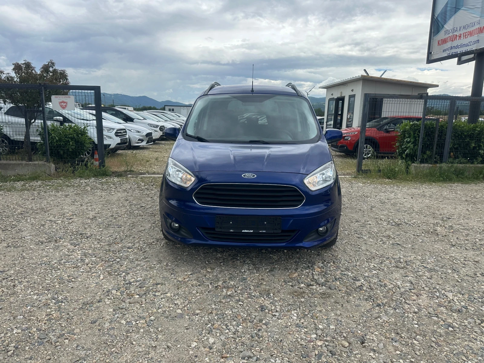 Ford Courier 1.0 EcoBoost Titanium, снимка 3 - Автомобили и джипове - 54651934