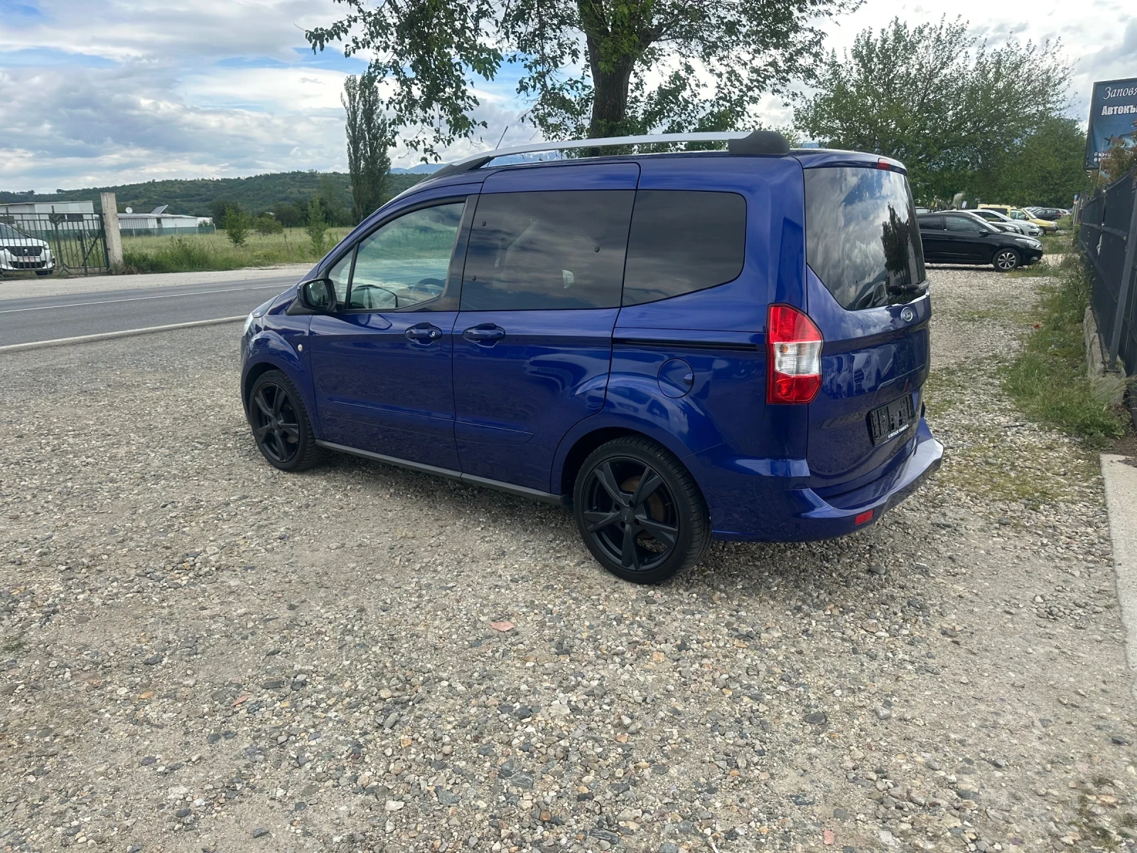 Ford Courier 1.0 EcoBoost Titanium, снимка 5 - Автомобили и джипове - 54651934