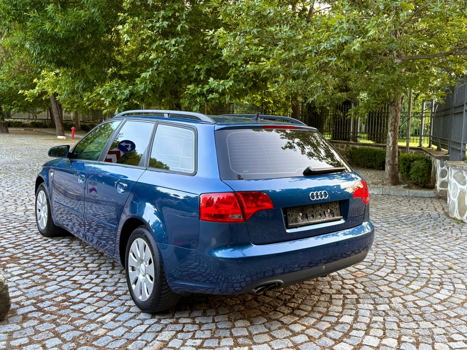 Audi A4 2.0TDI XENON* RECARO* NAVI* , снимка 3 - Автомобили и джипове - 54859468
