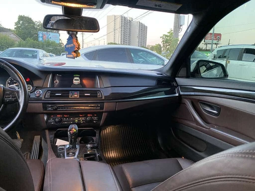 BMW 535 * 4dr Sdn 535i xDrive AWD * CARFAX * ЦЕНА ДО БГ, снимка 6 - Автомобили и джипове - 54918983
