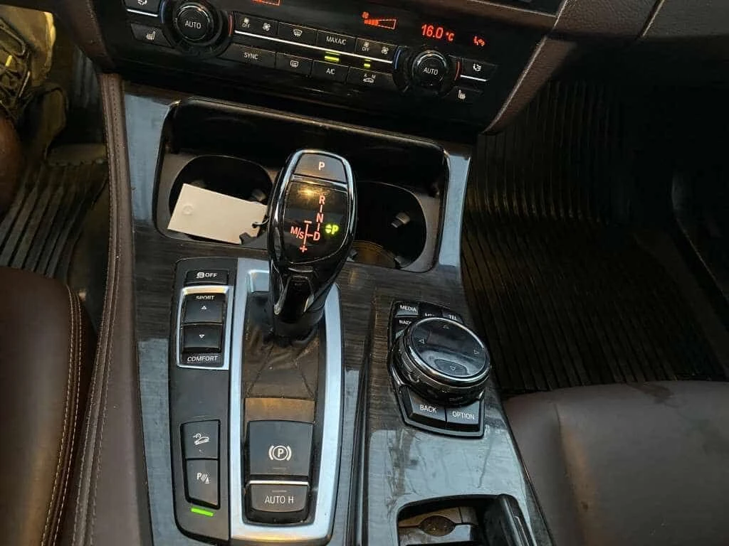 BMW 535 * 4dr Sdn 535i xDrive AWD * CARFAX * ЦЕНА ДО БГ, снимка 10 - Автомобили и джипове - 54918983