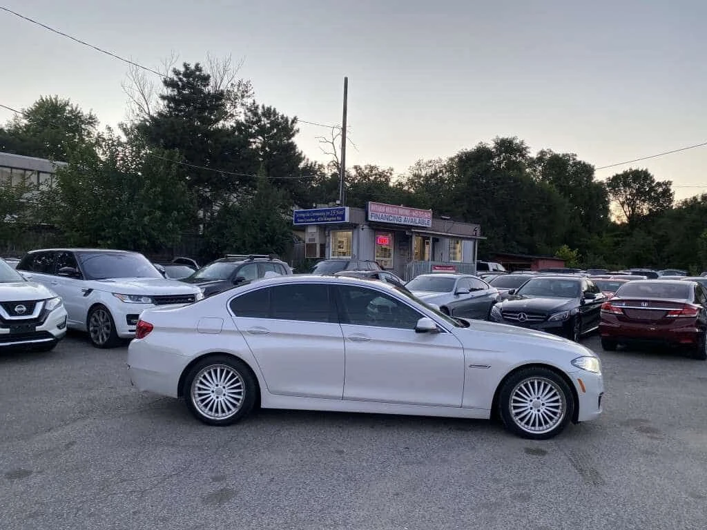 BMW 535 * 4dr Sdn 535i xDrive AWD * CARFAX * ЦЕНА ДО БГ, снимка 4 - Автомобили и джипове - 54918983