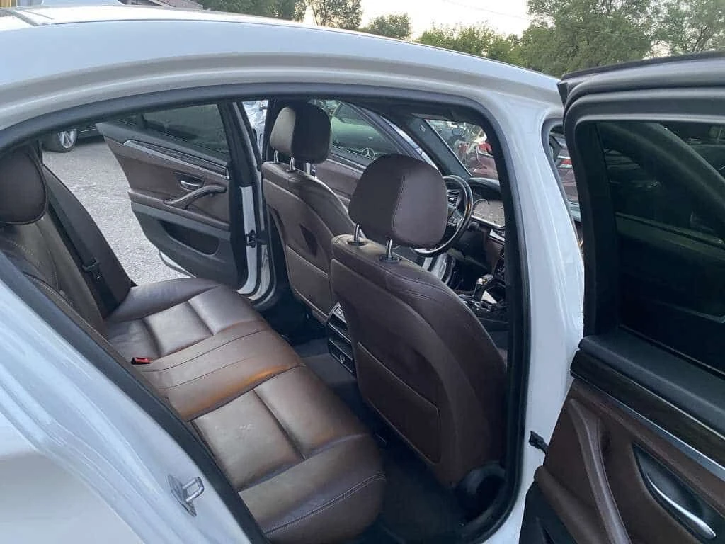 BMW 535 * 4dr Sdn 535i xDrive AWD * CARFAX * ЦЕНА ДО БГ, снимка 8 - Автомобили и джипове - 54918983