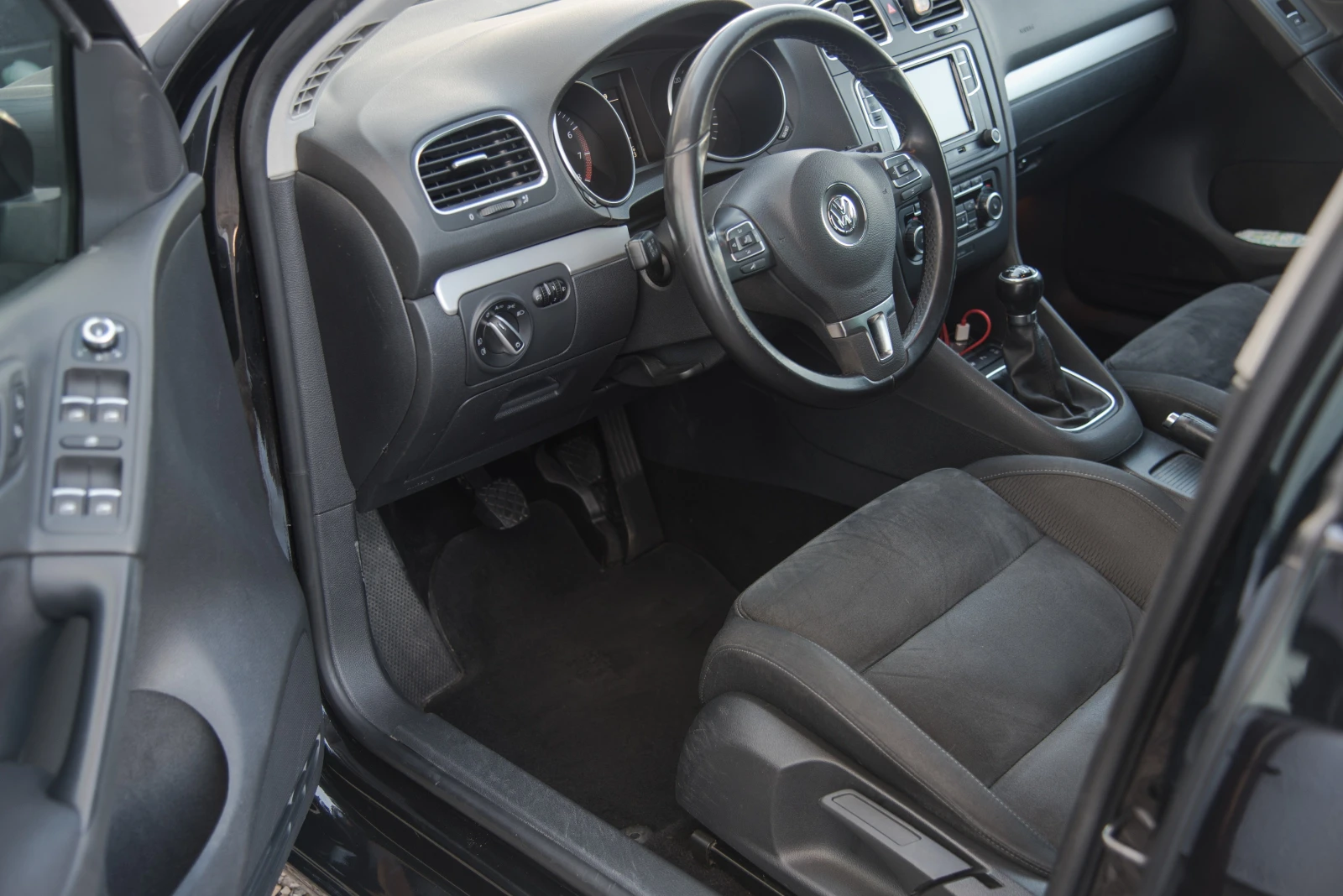 VW Golf 1.4TSI 122кс ЕВРО5 отличен, топ цена, снимка 8 - Автомобили и джипове - 55077035