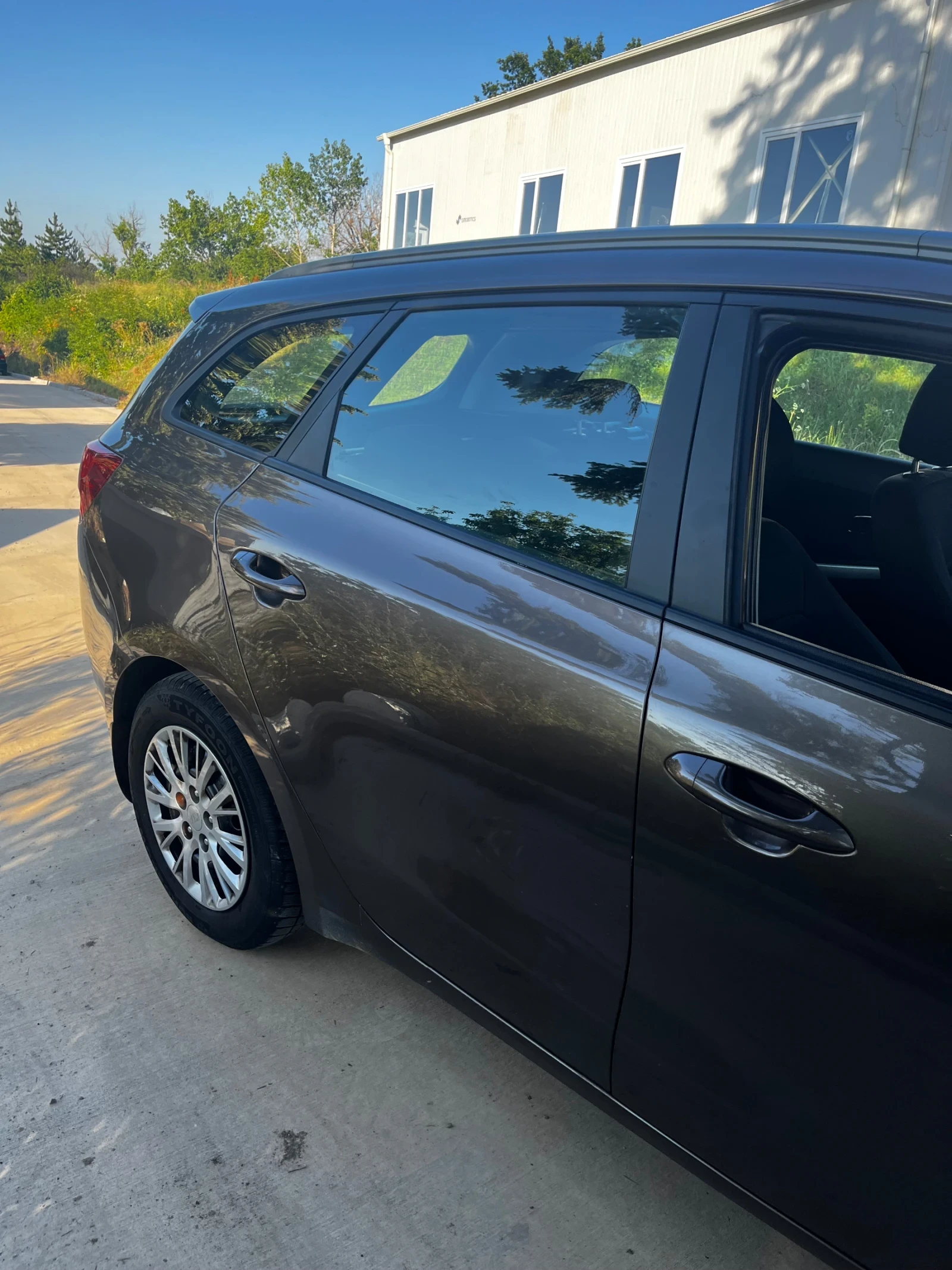 Kia Ceed 1.6D, снимка 6 - Автомобили и джипове - 55140542