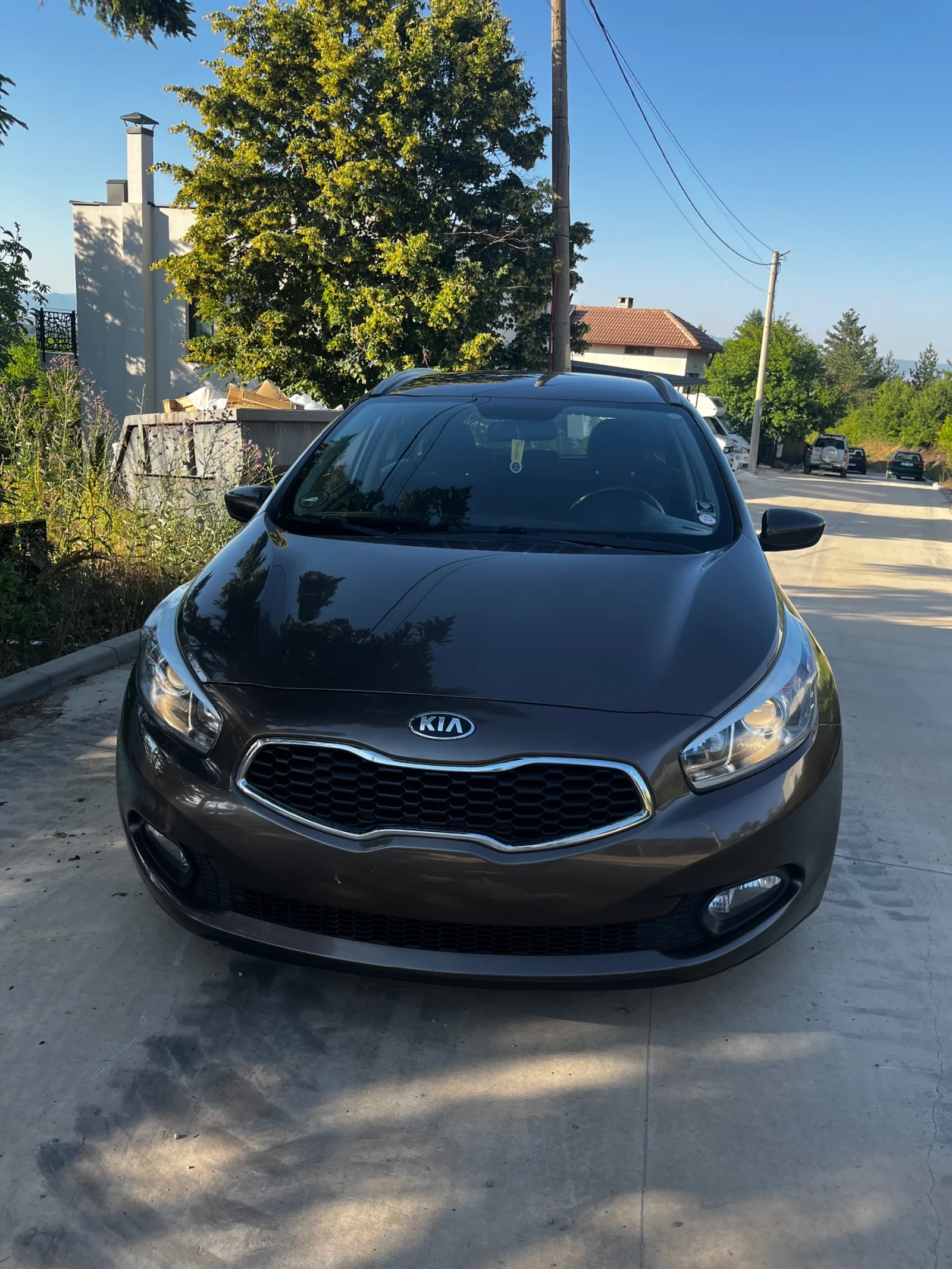 Kia Ceed 1.6D, снимка 2 - Автомобили и джипове - 55140542