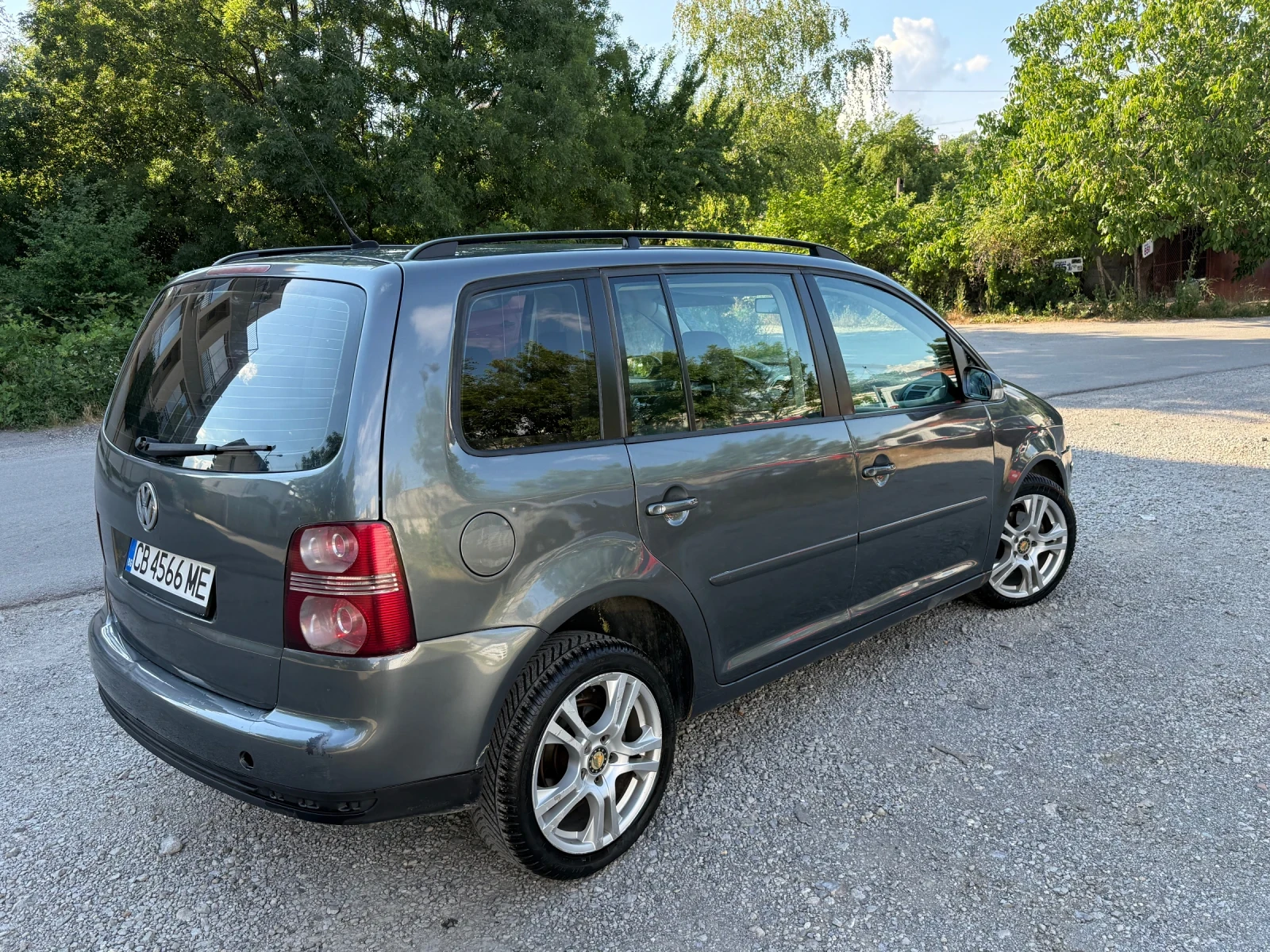 VW Touran Обслужен С Газ-Инж запазен 2009.Г Топ А/С, снимка 14 - Автомобили и джипове - 55191650