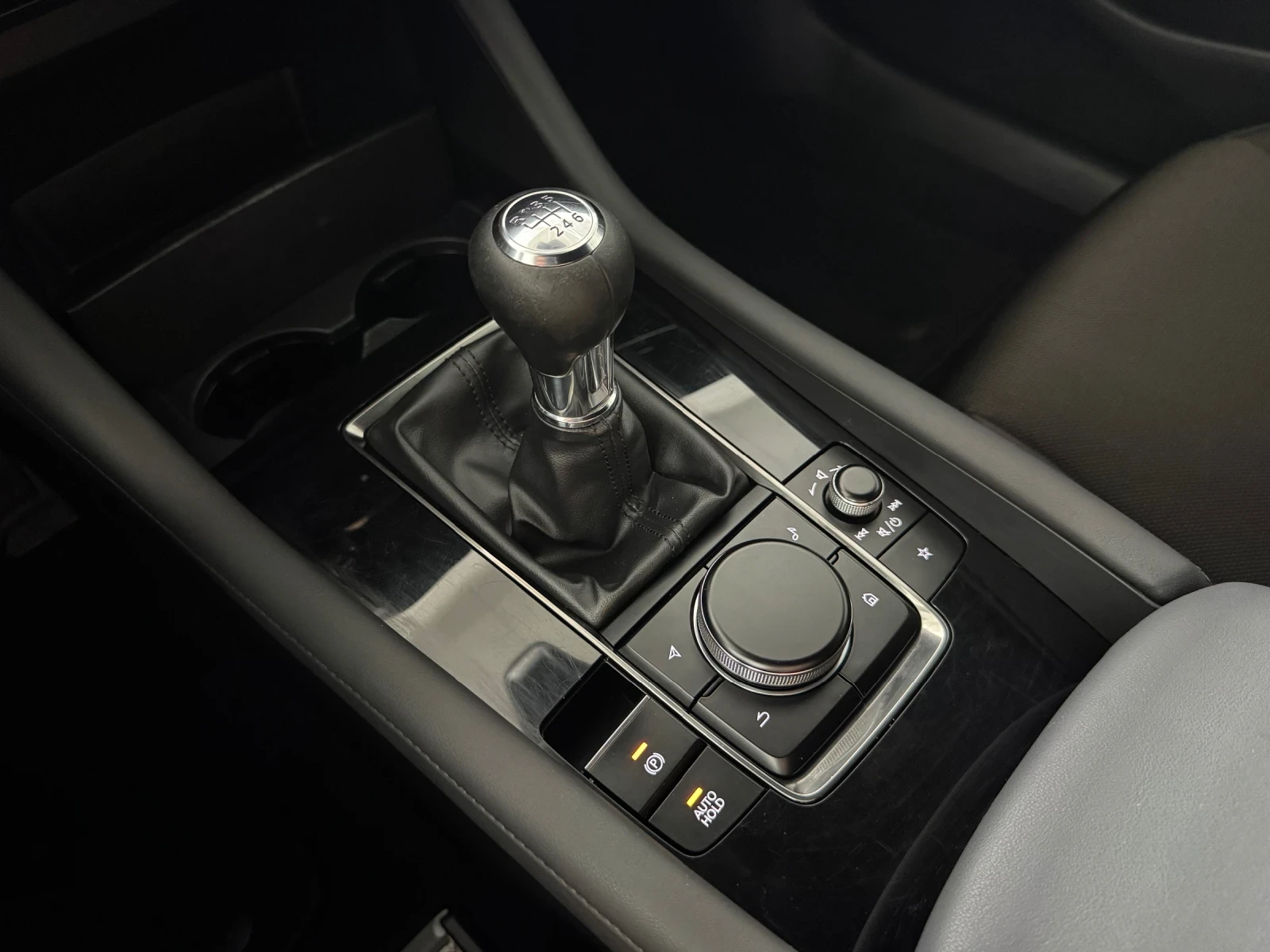 Mazda 3 2.0i 186 h.p. HYBRID EXCLUSIVE | HUD - 87000 km! | Mobile.bg � ����������� 14