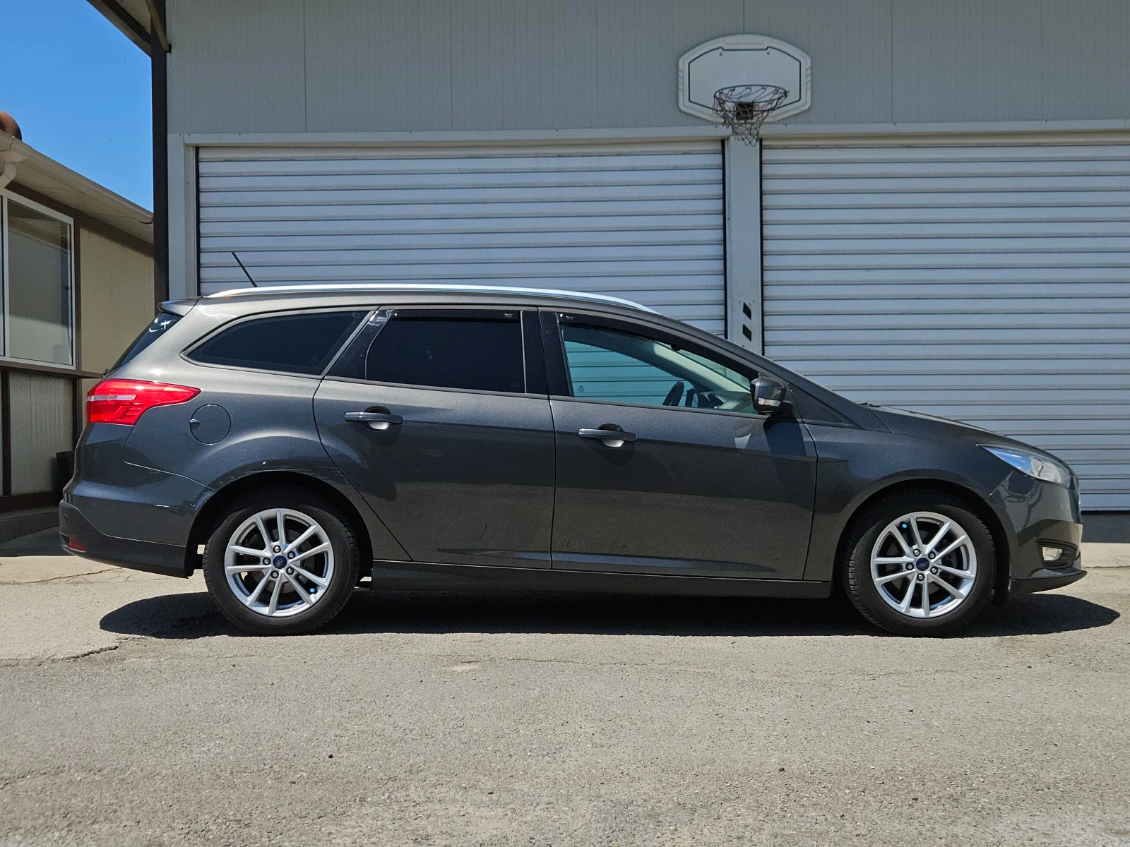 Ford Focus 1.5TDCI/150000км./ОБСЛУЖЕНА/LED/CARPLAY/БЛУТУТ, снимка 2 - Автомобили и джипове - 55585418
