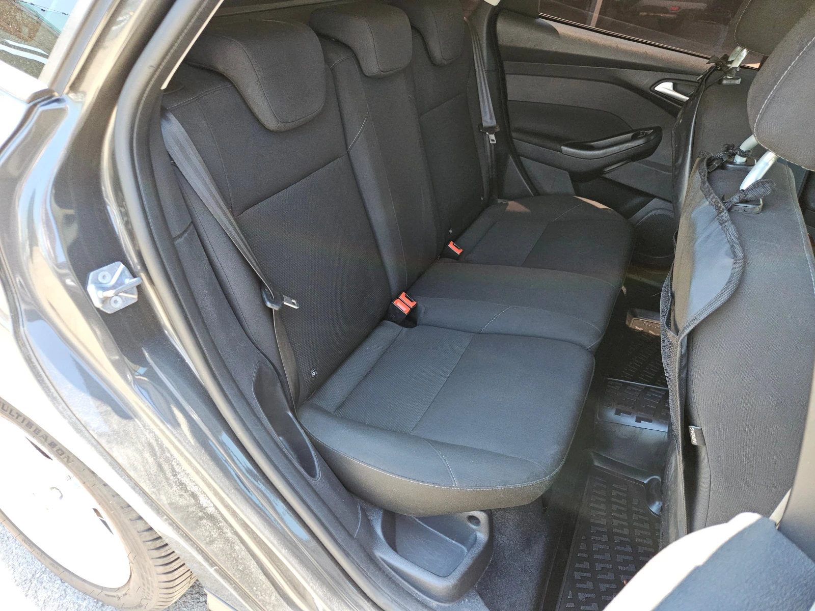 Ford Focus 1.5TDCI/150000км./ОБСЛУЖЕНА/LED/CARPLAY/БЛУТУТ, снимка 16 - Автомобили и джипове - 55585418
