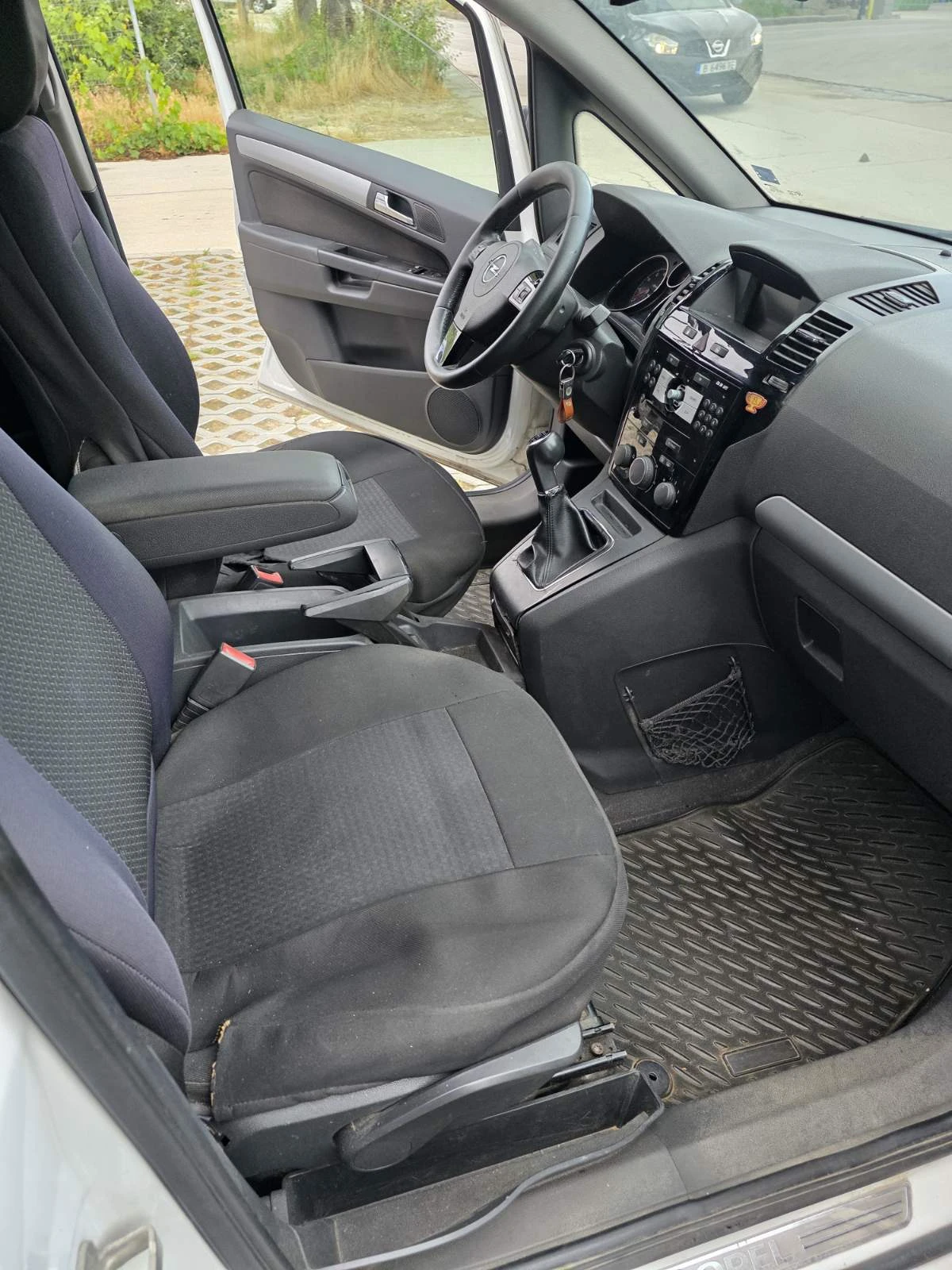 Opel Zafira 1.6 CNG, снимка 9 - Автомобили и джипове - 55301155
