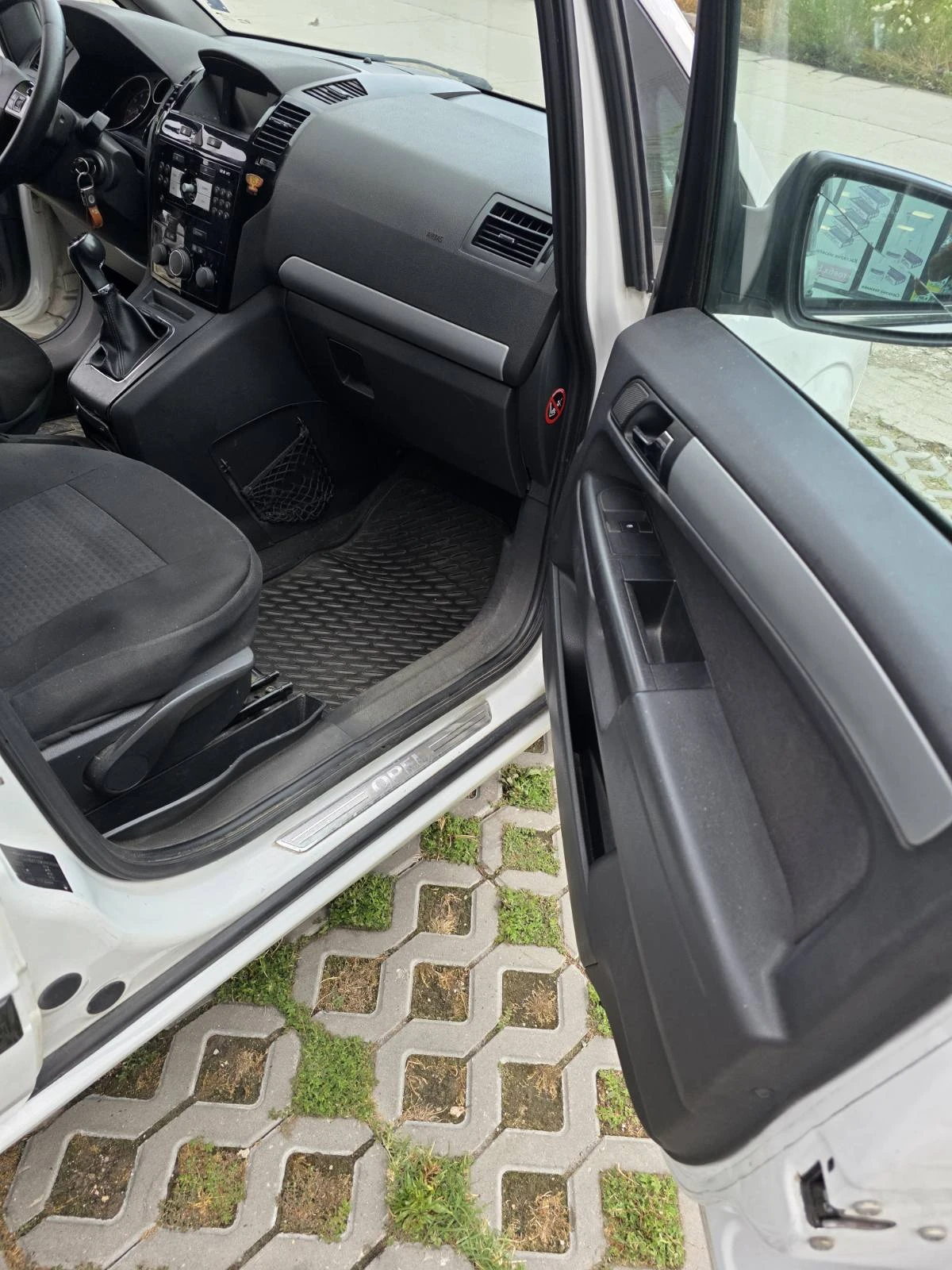 Opel Zafira 1.6 CNG, снимка 10 - Автомобили и джипове - 55301155