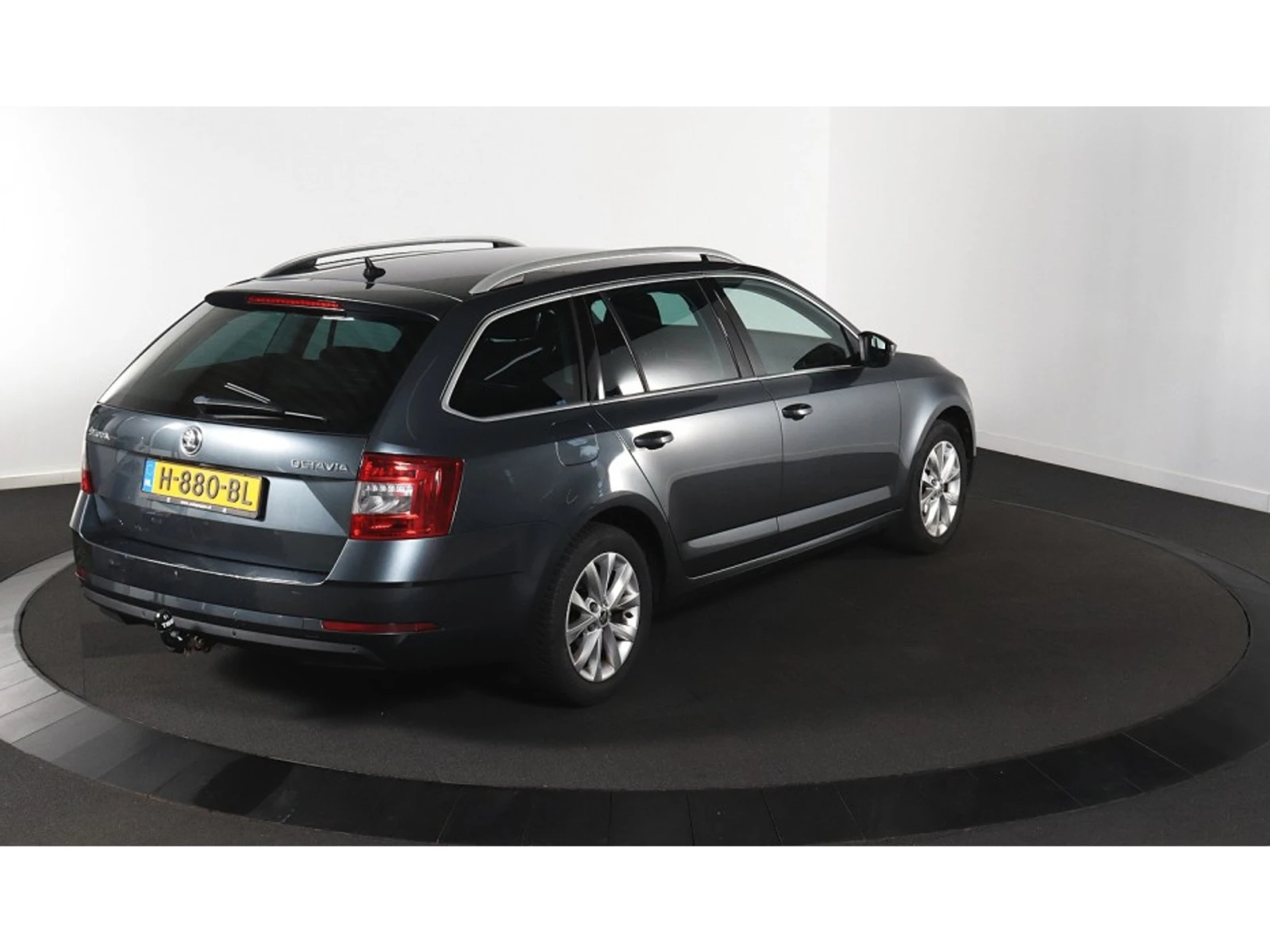 Skoda Octavia Ambition Business, снимка 2 - Автомобили и джипове - 55474323