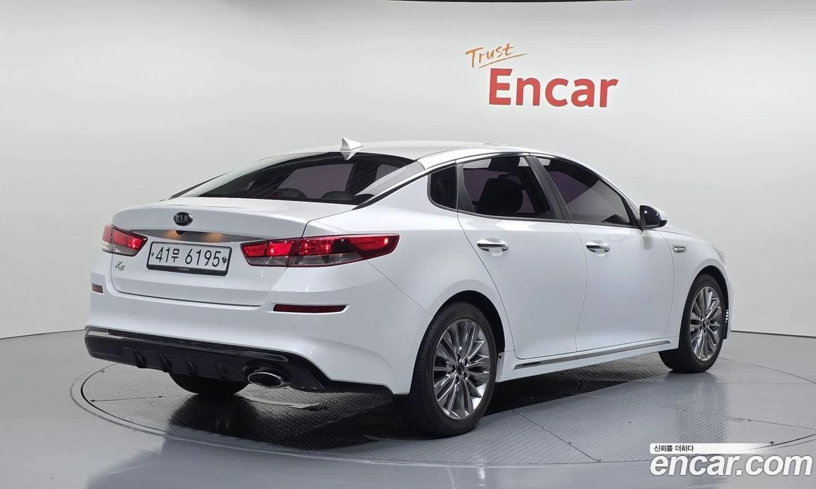 Kia K5 2.0 Luxury, снимка 2 - Автомобили и джипове - 55669086