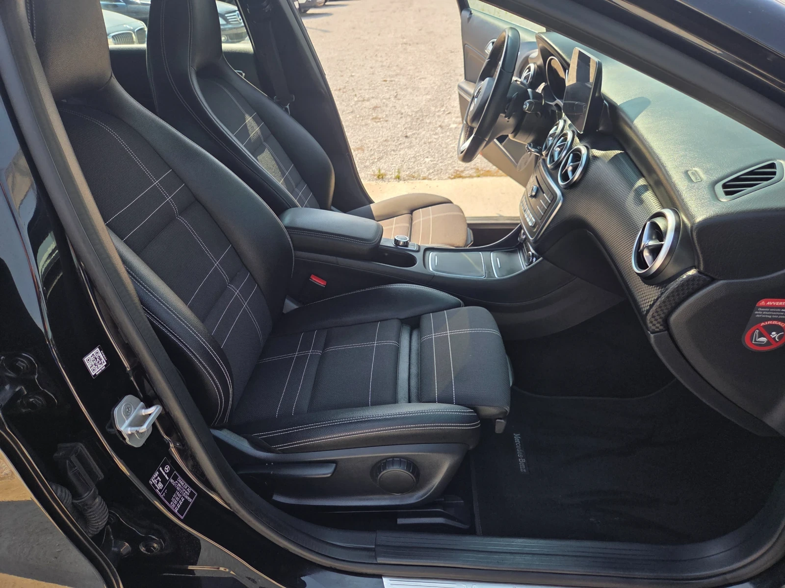 Mercedes-Benz A 180 CDI/AMG LINE/EURO 6B, снимка 15 - Автомобили и джипове - 55785104