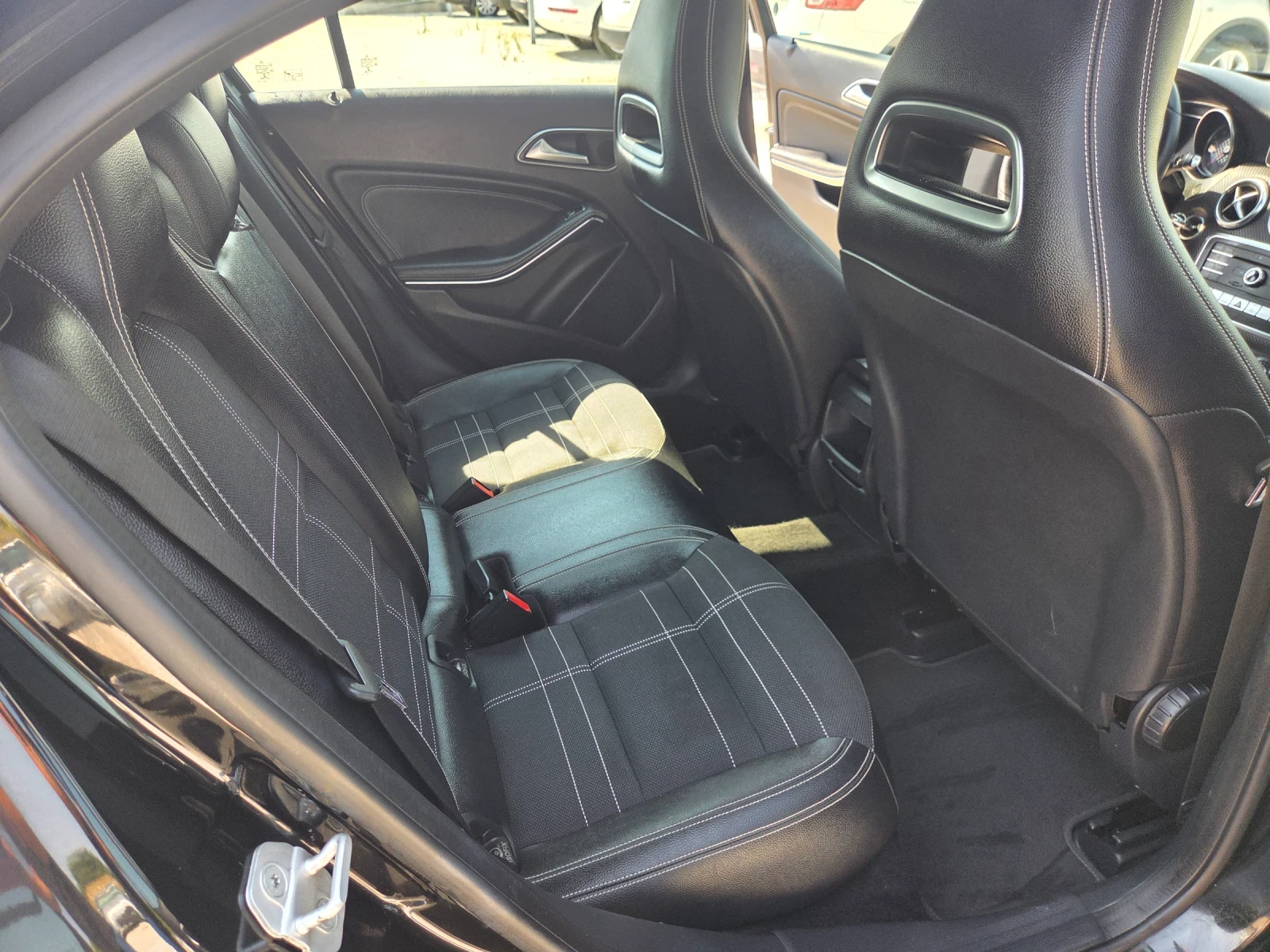Mercedes-Benz A 180 CDI/AMG LINE/EURO 6B, снимка 14 - Автомобили и джипове - 55785104