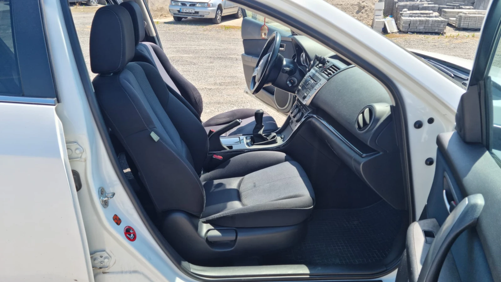 Mazda 6 1 8/XENON НАПЪЛНО ОБСЛУЖЕНА , снимка 9 - Автомобили и джипове - 55873192