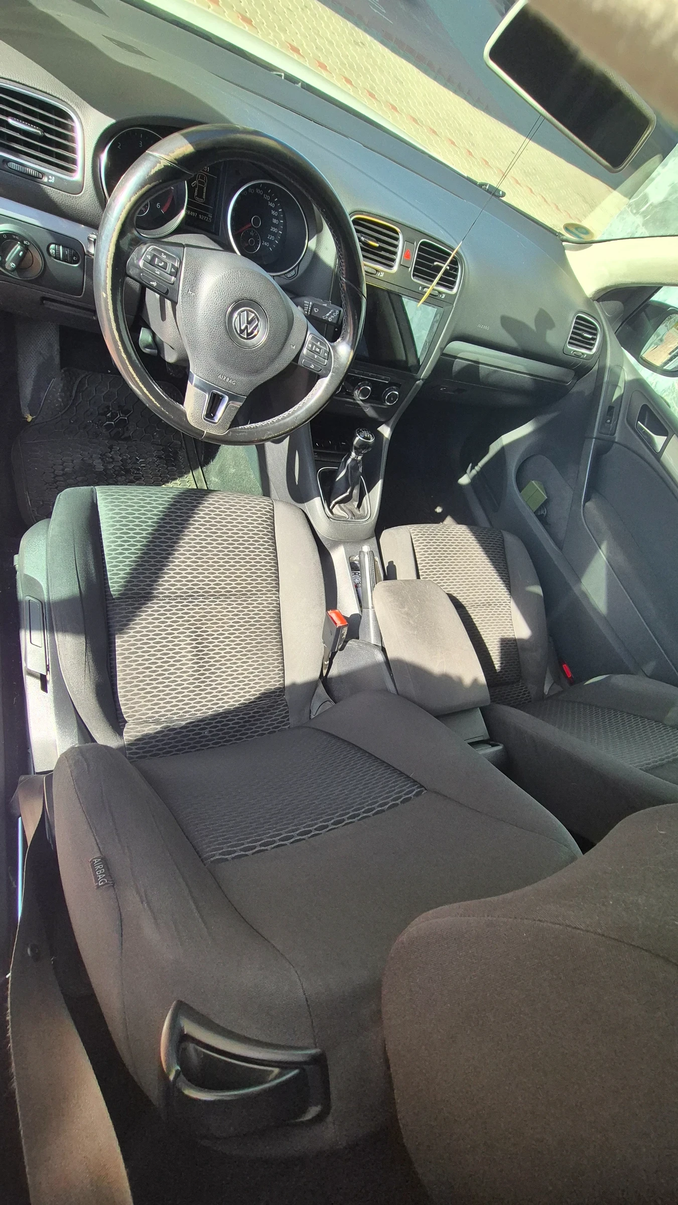 VW Golf 6 2.0 TDI 110кс, снимка 6 - Автомобили и джипове - 56577762