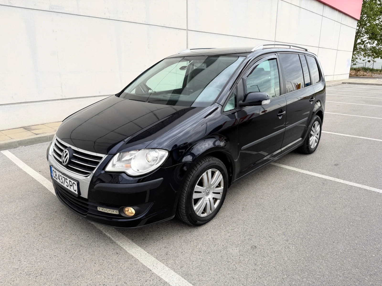 VW Touran 2.0TDI Automatic кожа Navi Android HighLine , снимка 2 - Автомобили и джипове - 56583342