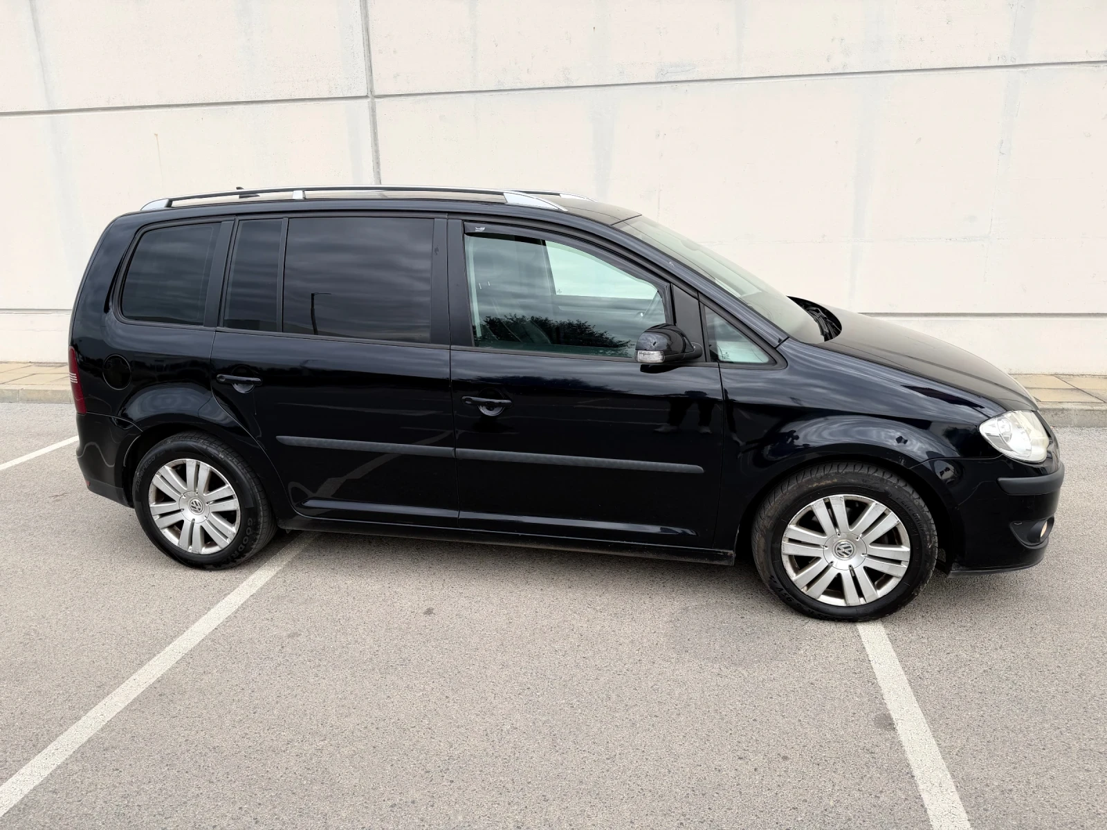 VW Touran 2.0TDI Automatic кожа Navi Android HighLine , снимка 5 - Автомобили и джипове - 56583342