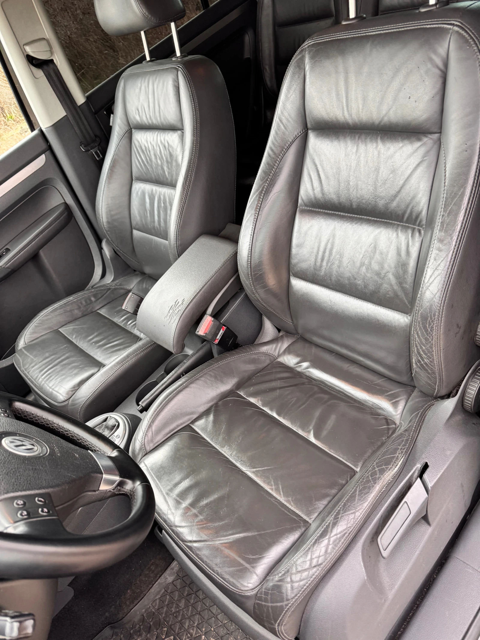 VW Touran 2.0TDI Automatic кожа Navi Android HighLine , снимка 10 - Автомобили и джипове - 56583342