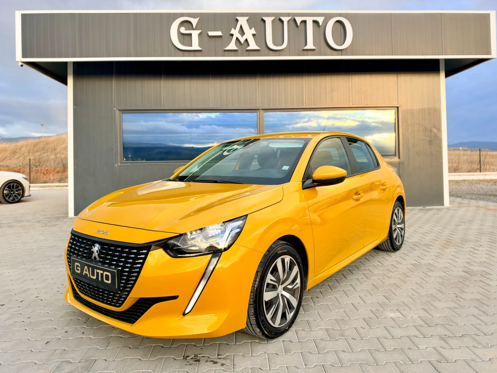 Peugeot 208 1.2бензин 75к.с Собствен лизинг!!!