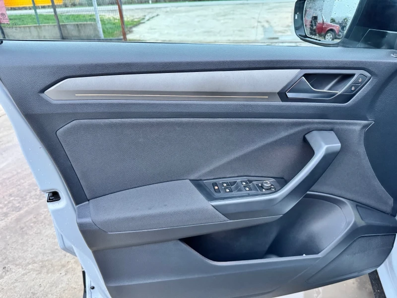 VW T-Roc 2.0TDI 150к.с DSG Car/play Android Auto, снимка 10 - Автомобили и джипове - 52484377
