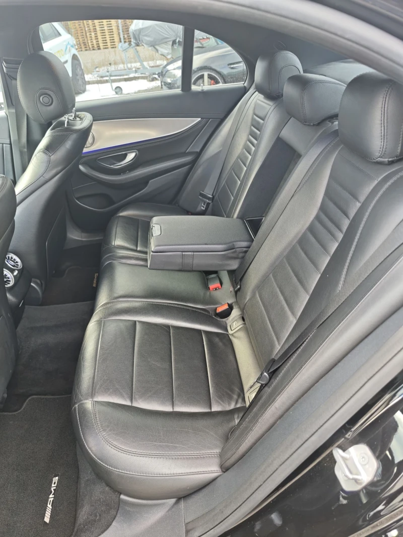 Mercedes-Benz E 220 AMG HED UP FULL, снимка 10 - Автомобили и джипове - 53036445