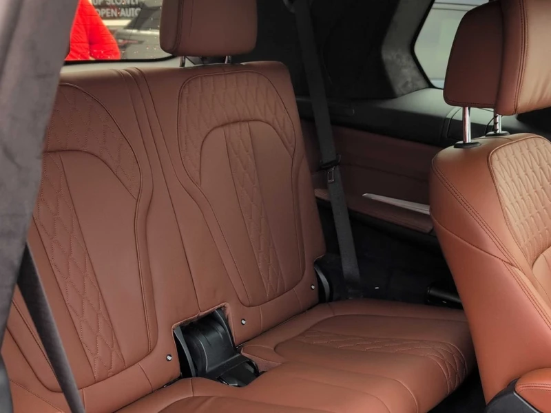 BMW X7 XDRIVE40I| SWAROVSKI| ОБДУХВАНЕ| ПОДГРЕВИ, снимка 13 - Автомобили и джипове - 53460181