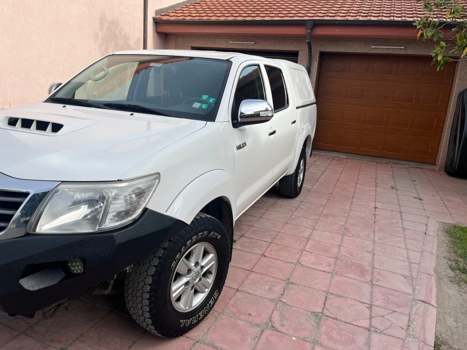 Toyota Hilux  - изображение 2