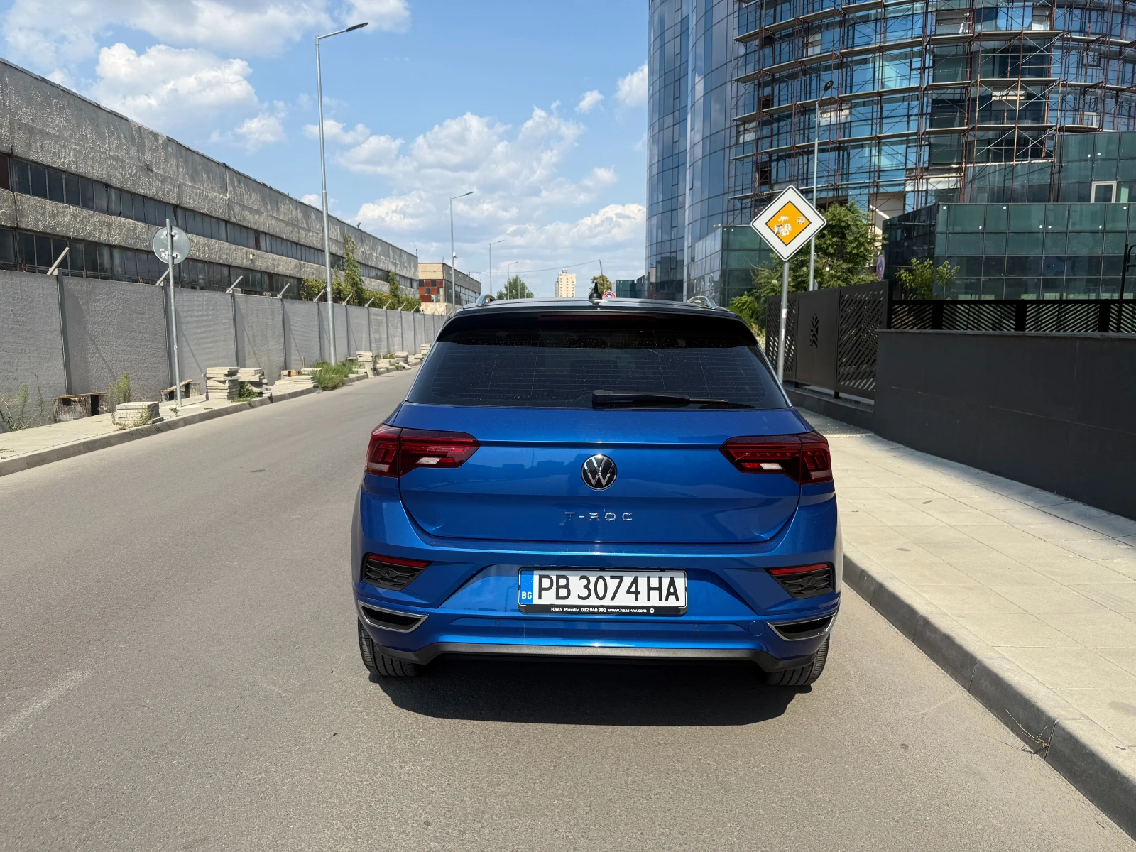 VW T-Roc SPORT 1.5 TSI  R LINE - изображение 3