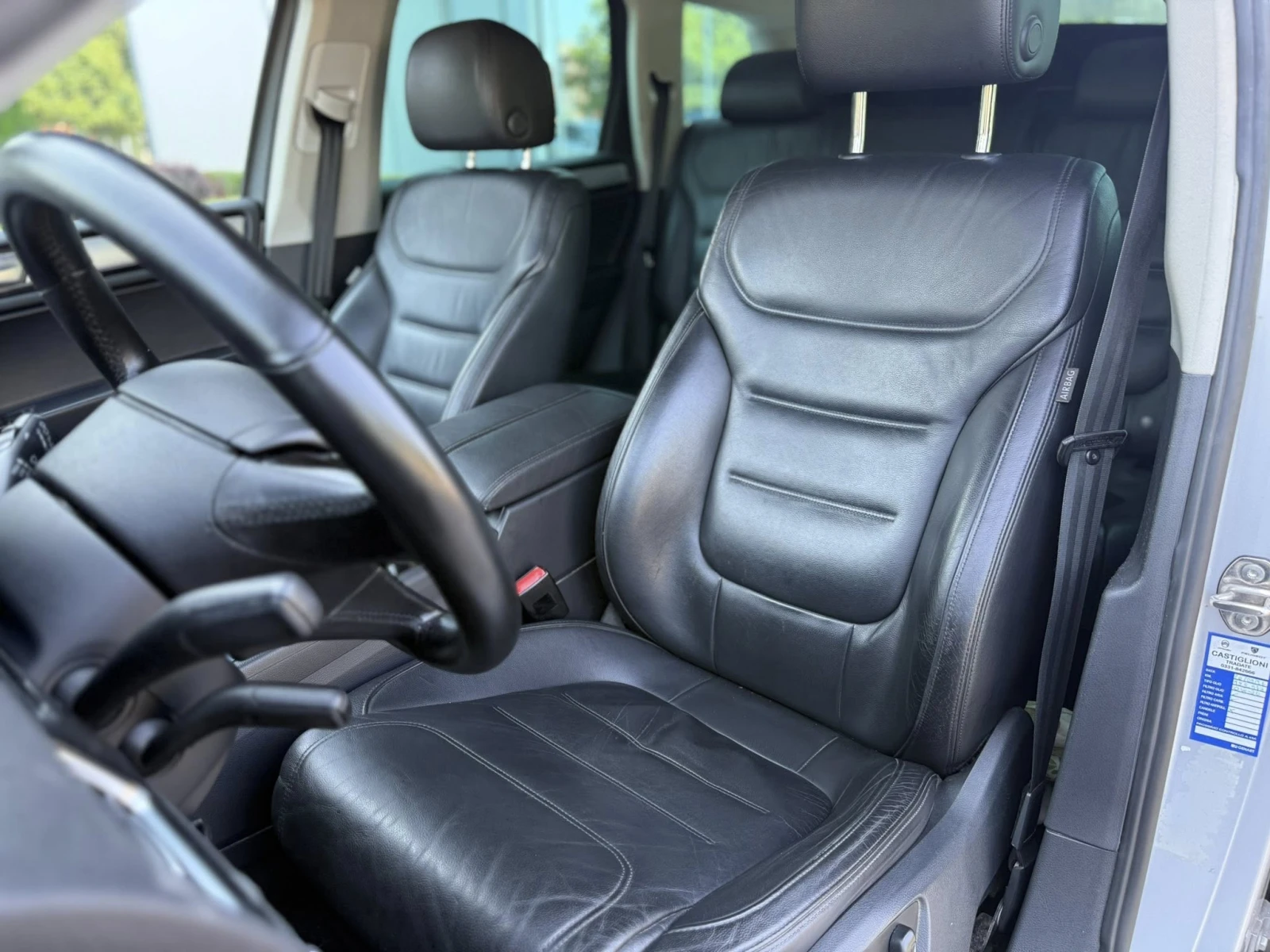 VW Touareg Реални км Сервизна  - изображение 9