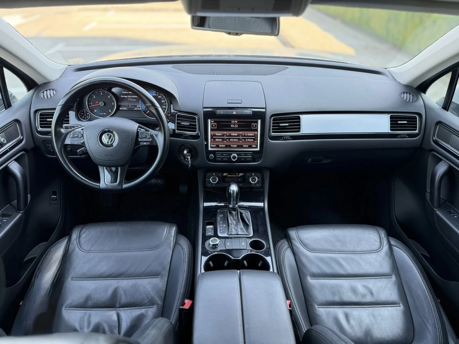 VW Touareg Реални км Сервизна  - изображение 8