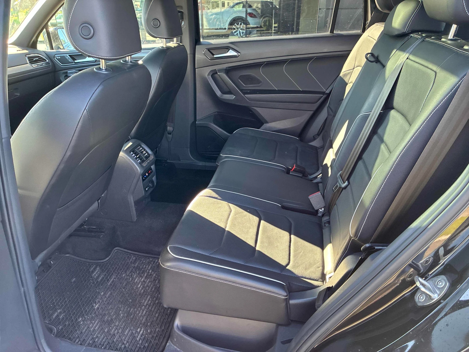 VW Tiguan Highline R-Line | Mobile.bg   11