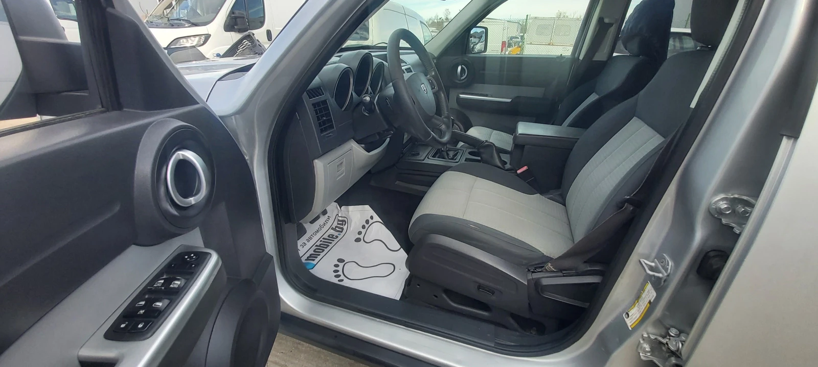 Dodge Nitro 2.8 CRD-4×4-ITALIA - изображение 8