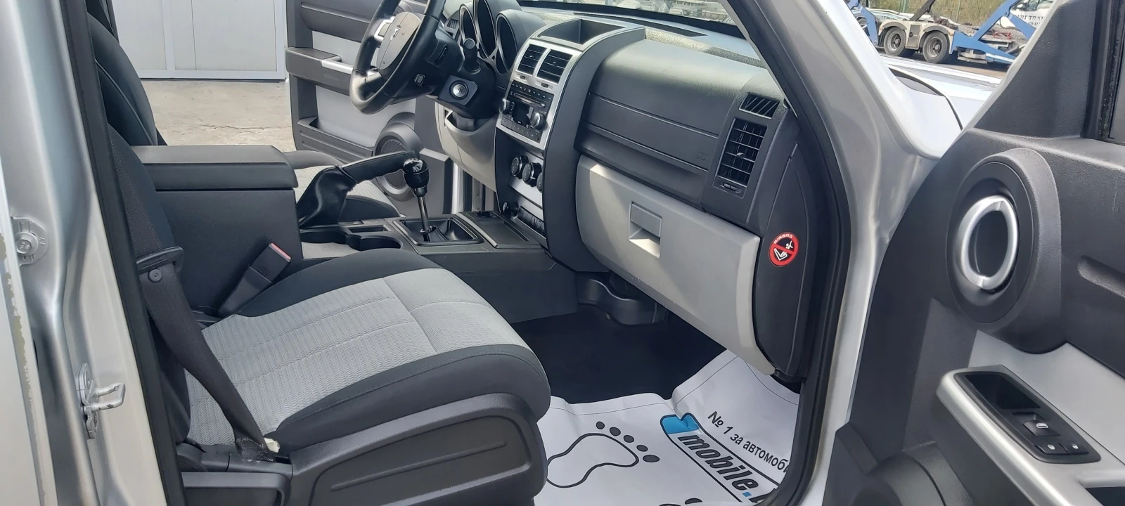 Dodge Nitro 2.8 CRD-4×4-ITALIA - изображение 10