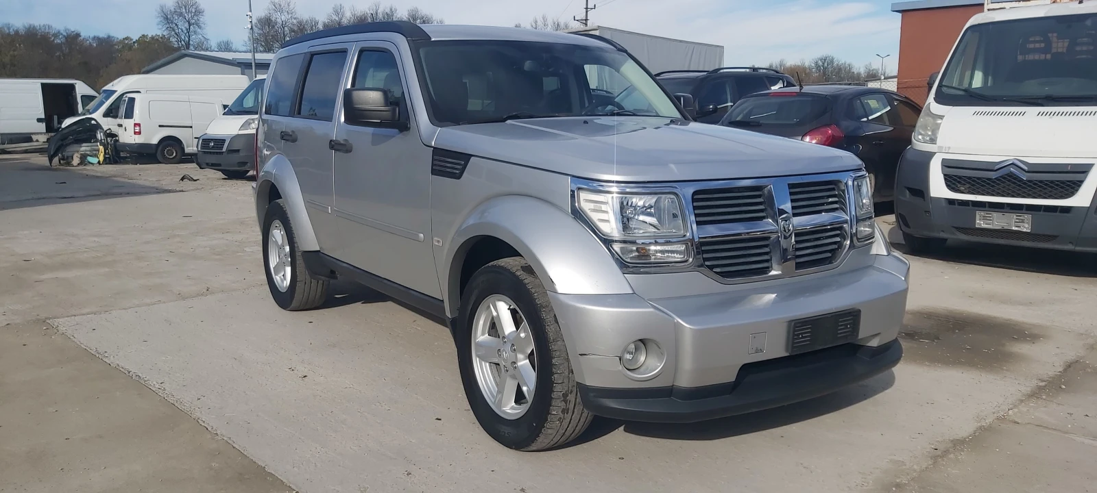 Dodge Nitro 2.8 CRD-4×4-ITALIA - изображение 3