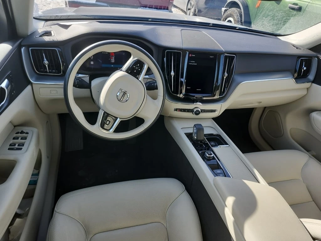 Volvo XC60 * CORE * CARFAX *  - изображение 5