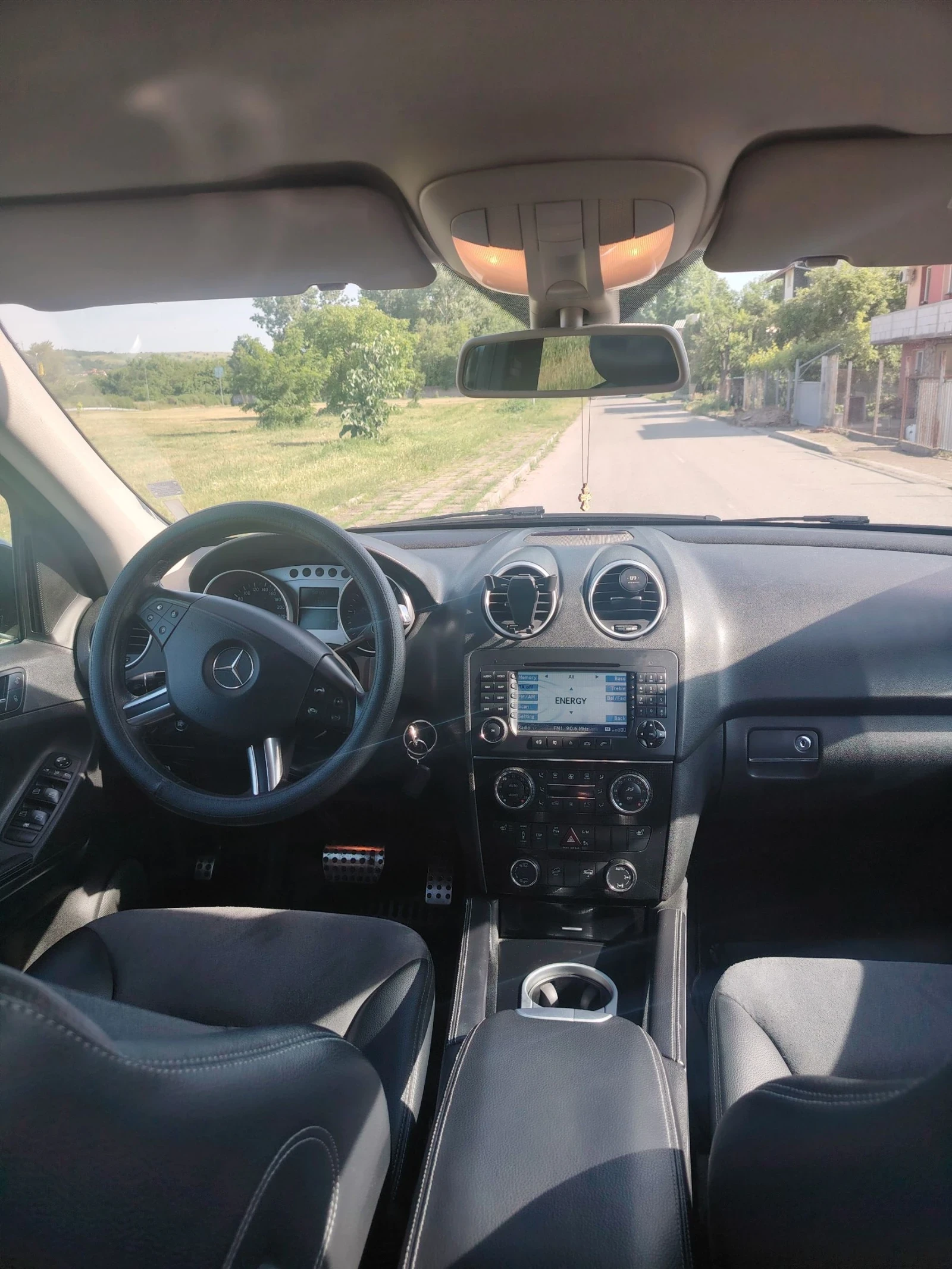 Mercedes-Benz ML 320, снимка 9 - Автомобили и джипове - 54670556